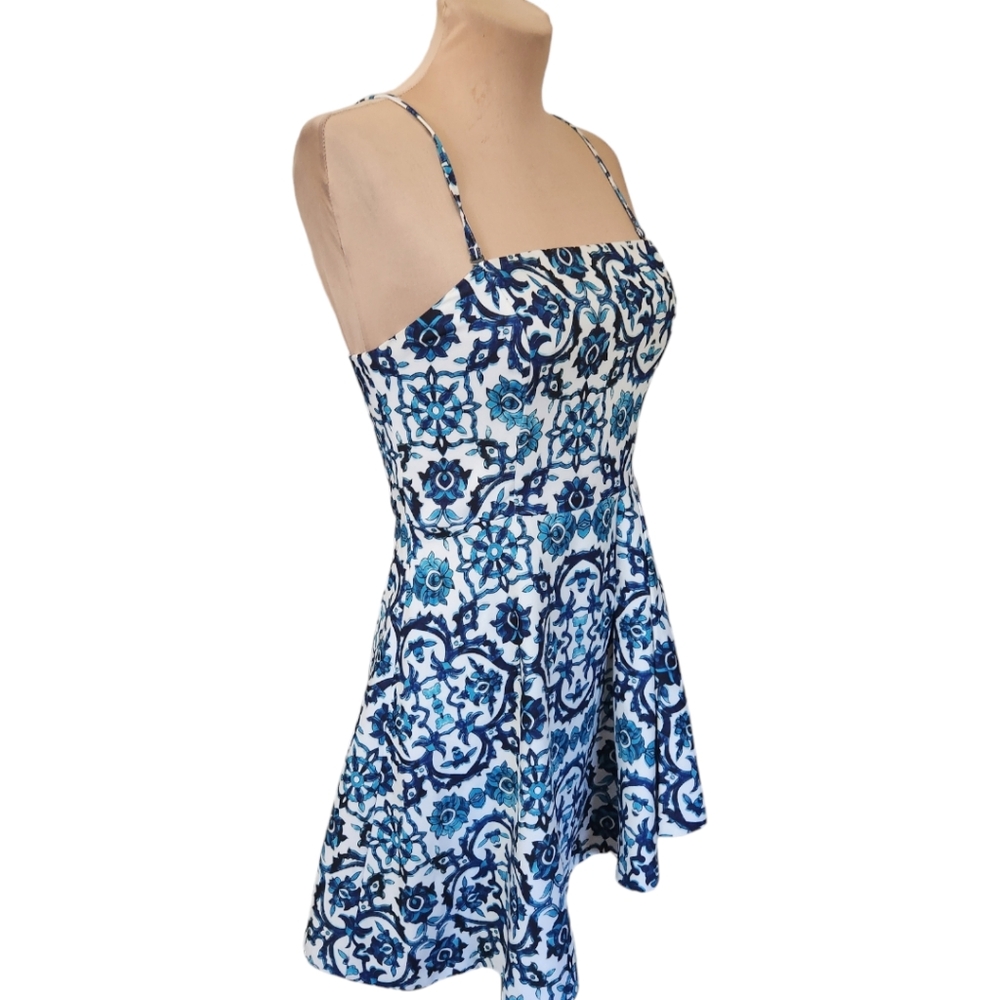 STYLESTALKER Blue & White Delft Pattern Mini Sundress - Size M - Picture 5 of 15